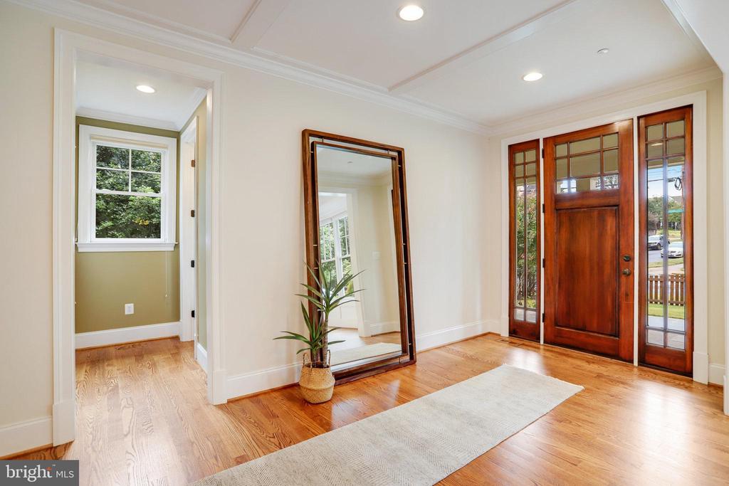 6108 LANDON LANE