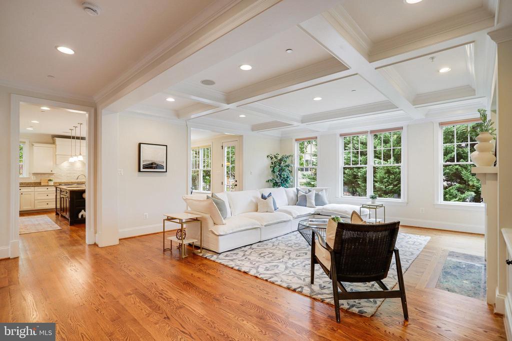 6108 LANDON LANE