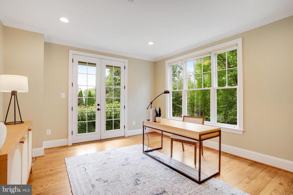 6108 LANDON LANE
