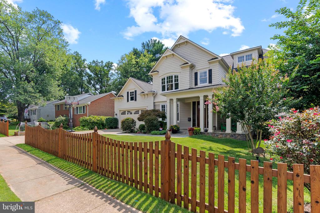 6108 LANDON LANE