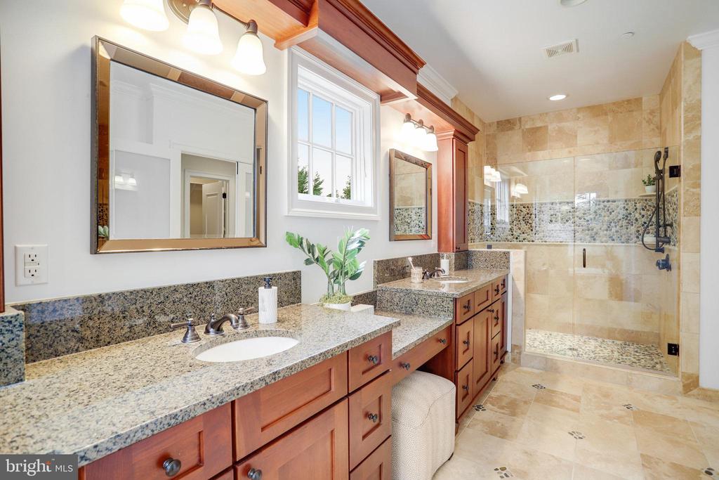 6108 LANDON LANE
