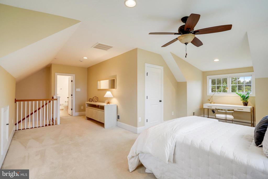 6108 LANDON LANE