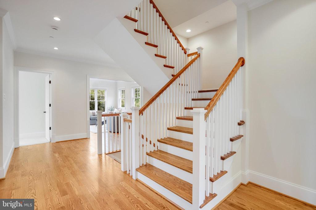 6108 LANDON LANE