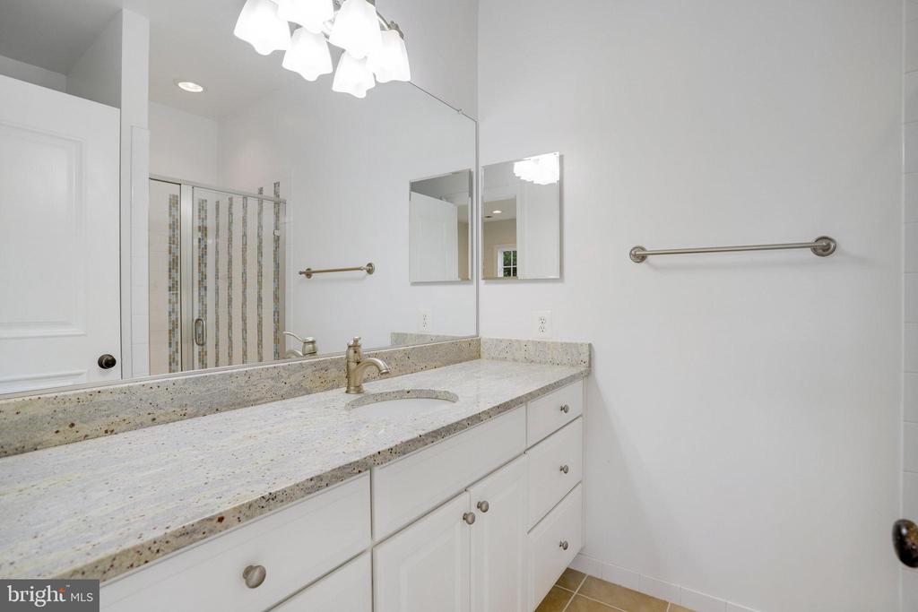6108 LANDON LANE