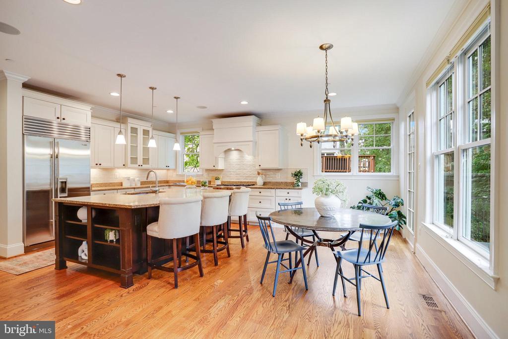 6108 LANDON LANE