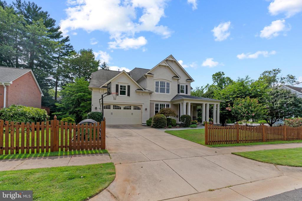 6108 LANDON LANE