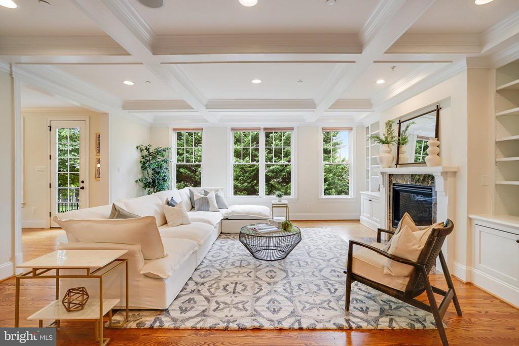6108 LANDON LANE