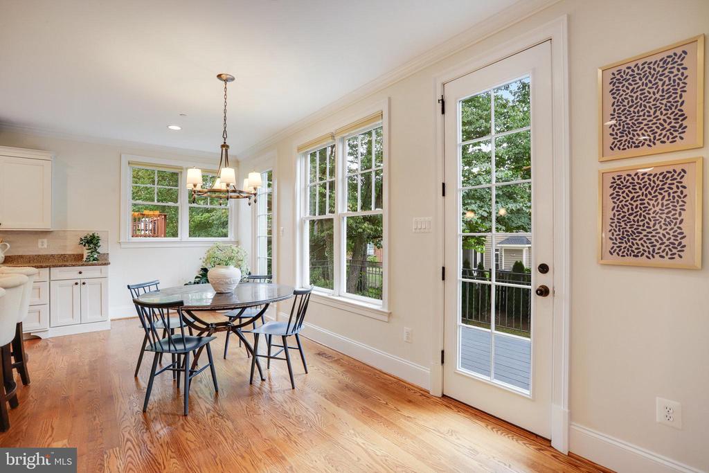 6108 LANDON LANE