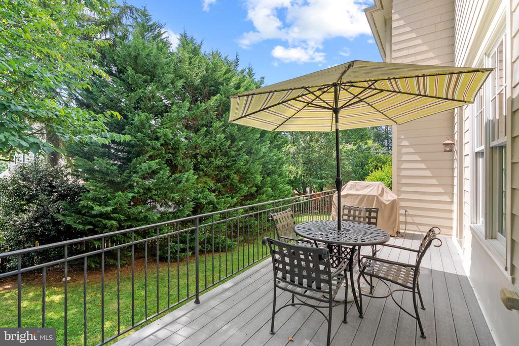 6108 LANDON LANE