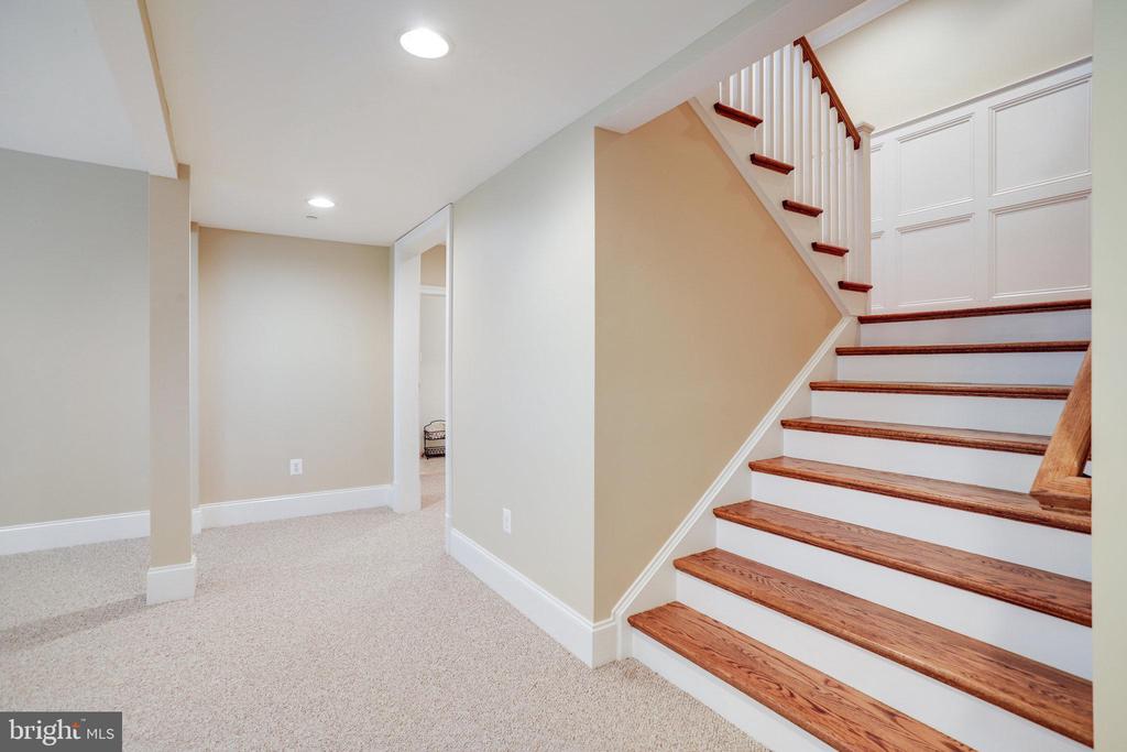 6108 LANDON LANE