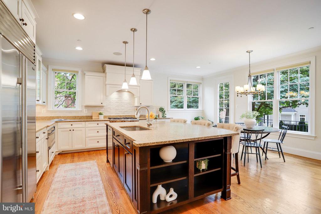 6108 LANDON LANE