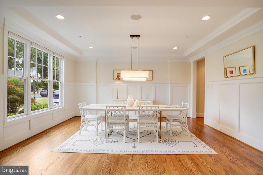 6108 LANDON LANE
