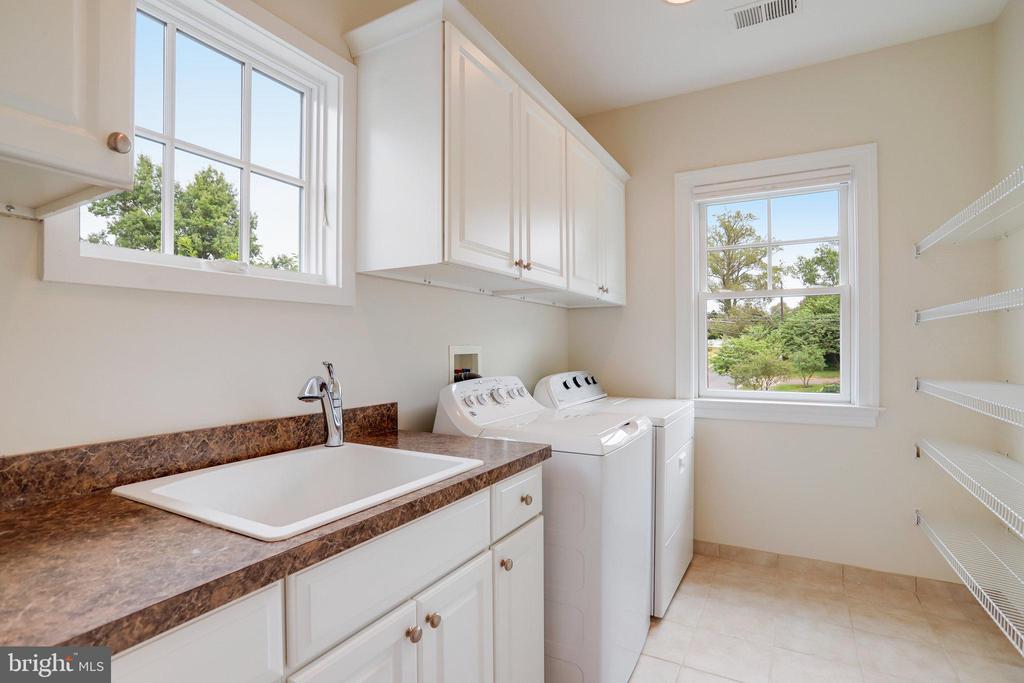 6108 LANDON LANE