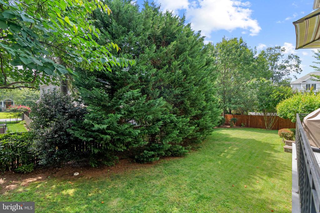 6108 LANDON LANE
