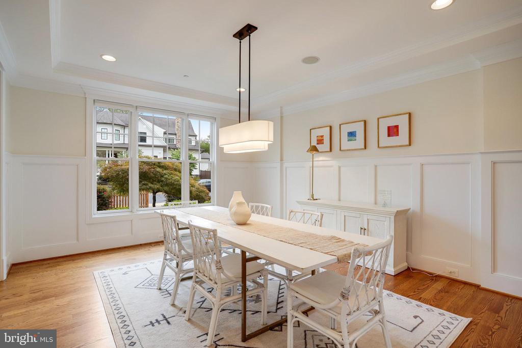 6108 LANDON LANE