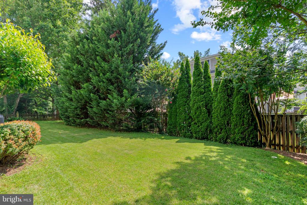 6108 LANDON LANE