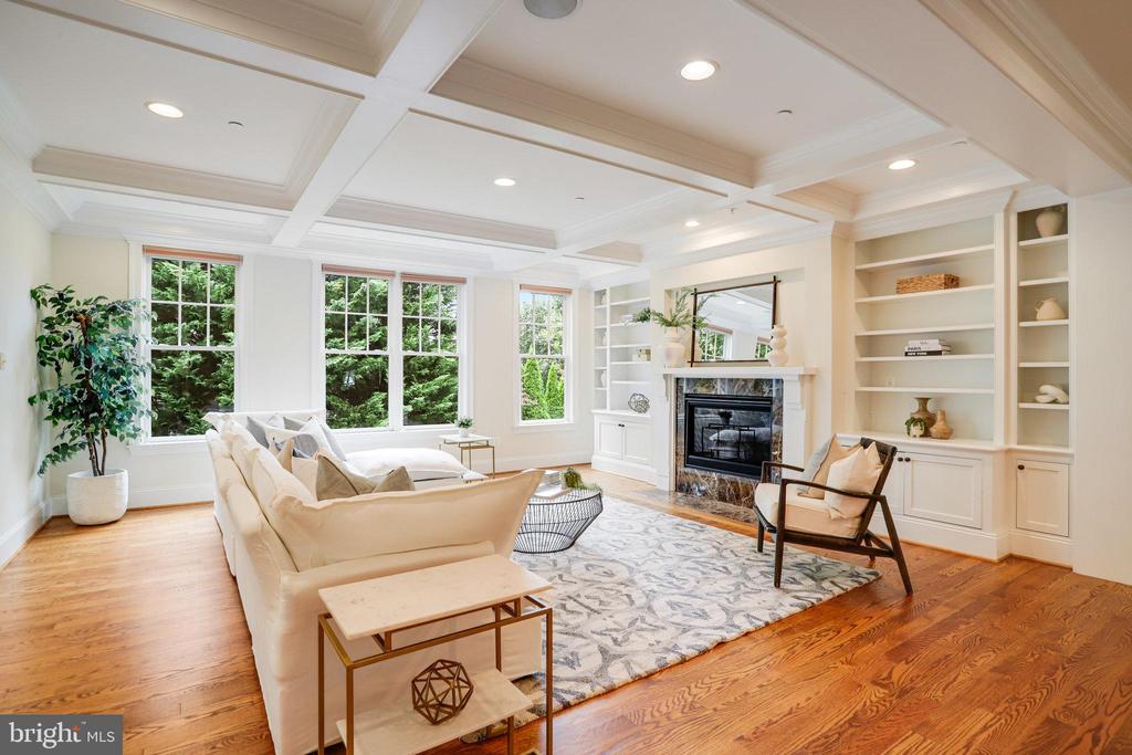 6108 LANDON LANE