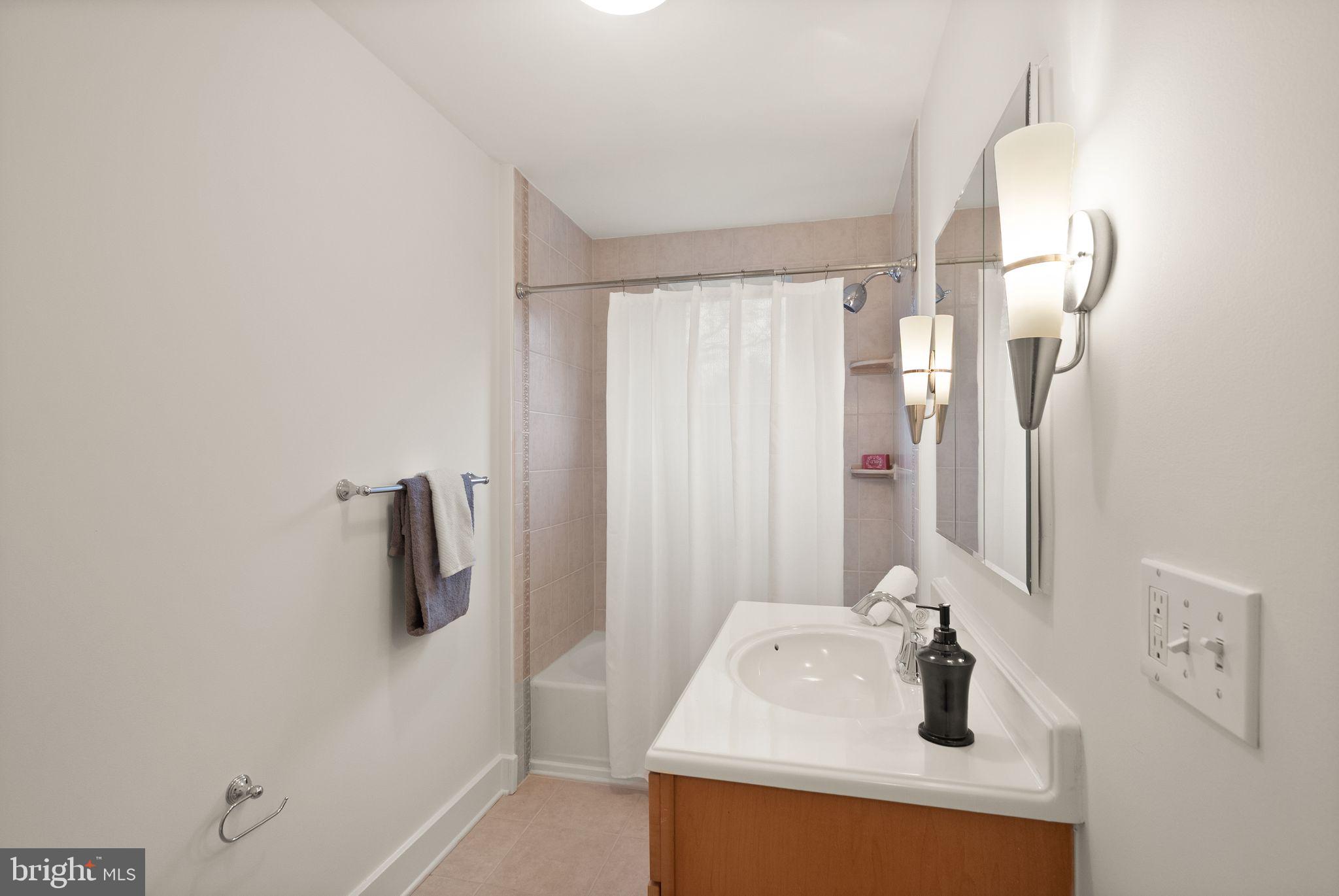 6523 79TH PLACE
