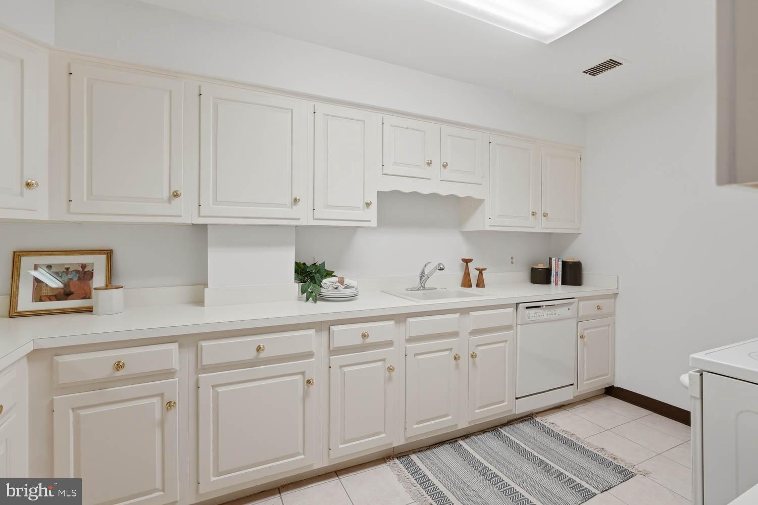 8101 CONNECTICUT AVENUE S-405