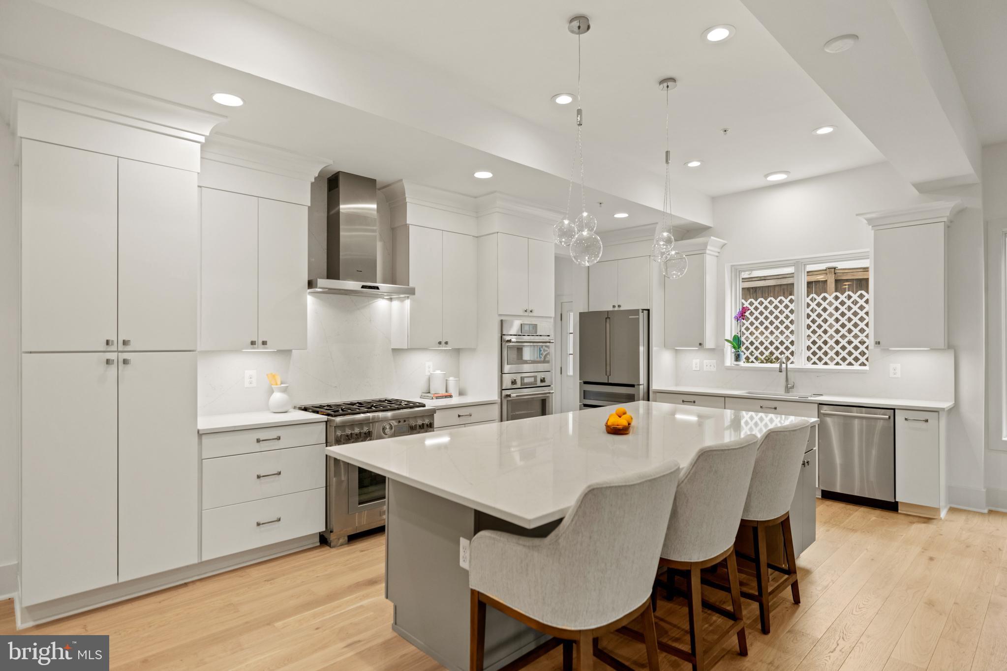 8609 WOODBROOK LANE