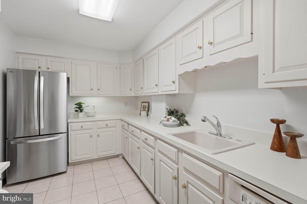 8101 CONNECTICUT AVENUE Unit: S-405