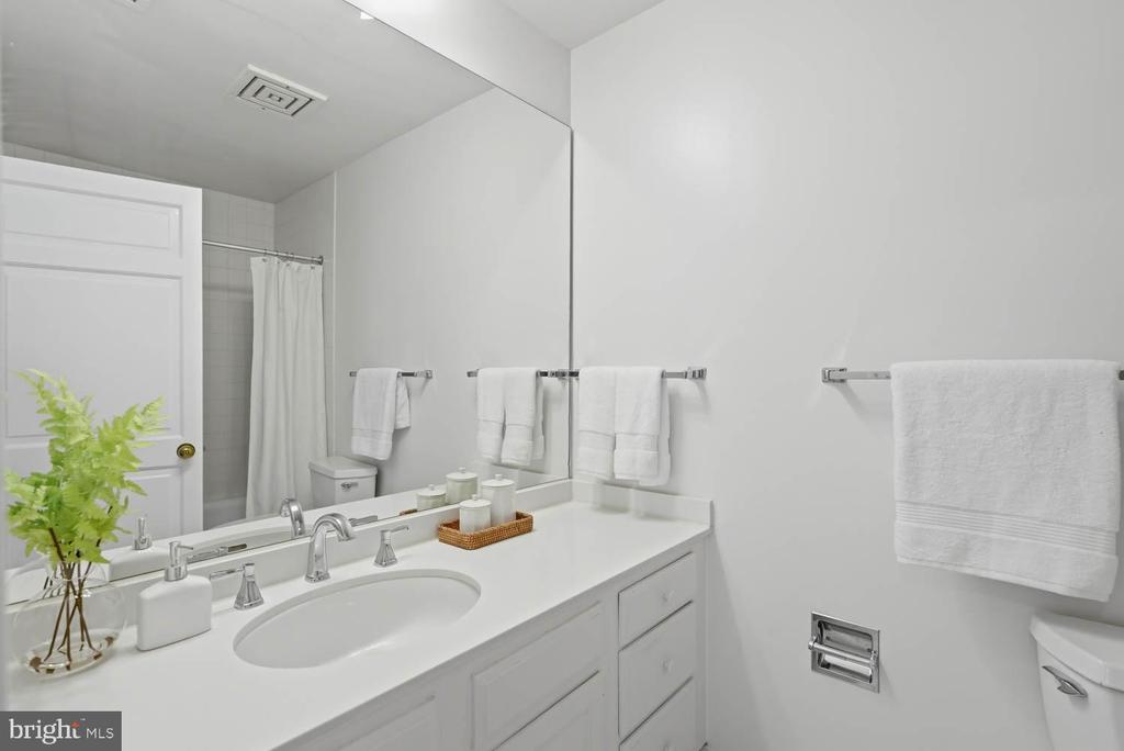 8101 CONNECTICUT AVENUE Unit: S-405