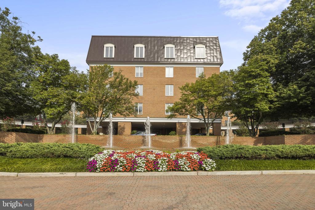 8101 CONNECTICUT AVENUE Unit: S-405