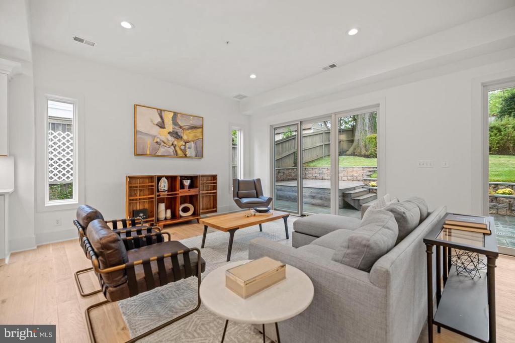 8609 WOODBROOK LANE