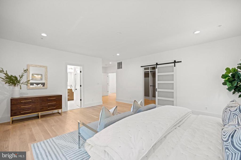 8609 WOODBROOK LANE