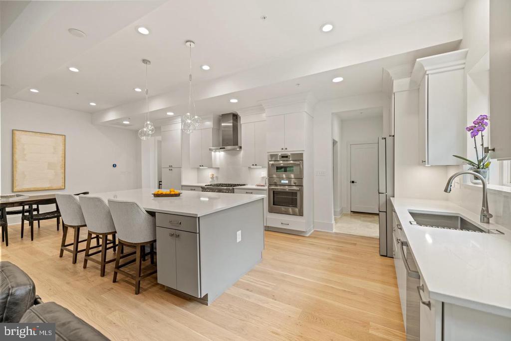 8609 WOODBROOK LANE