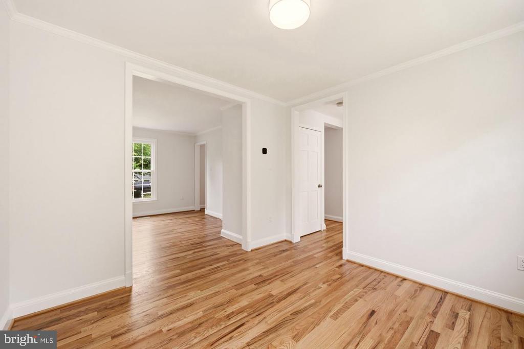 11117 MIDVALE ROAD