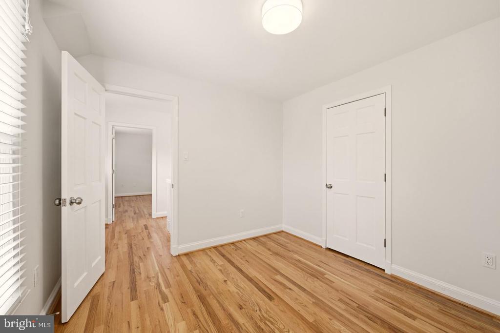 11117 MIDVALE ROAD