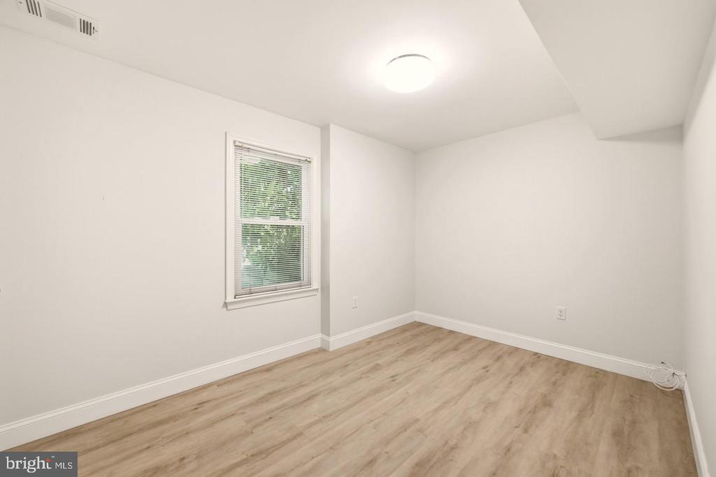 11117 MIDVALE ROAD