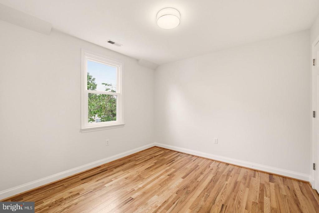 11117 MIDVALE ROAD