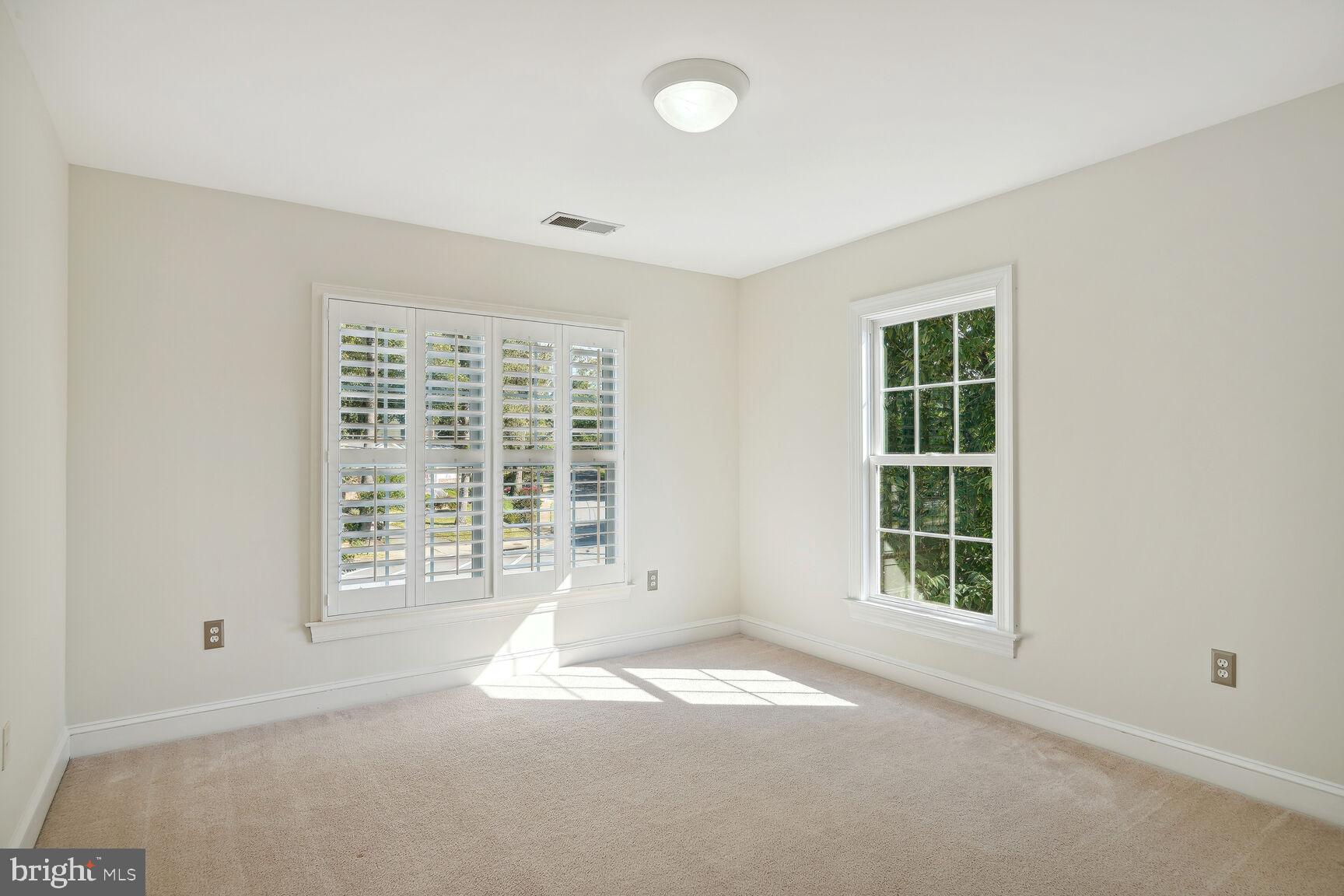 4903 Williamsburg BOULEVARD
