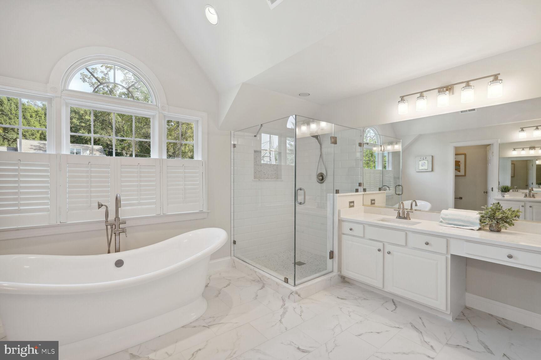 4903 Williamsburg BOULEVARD