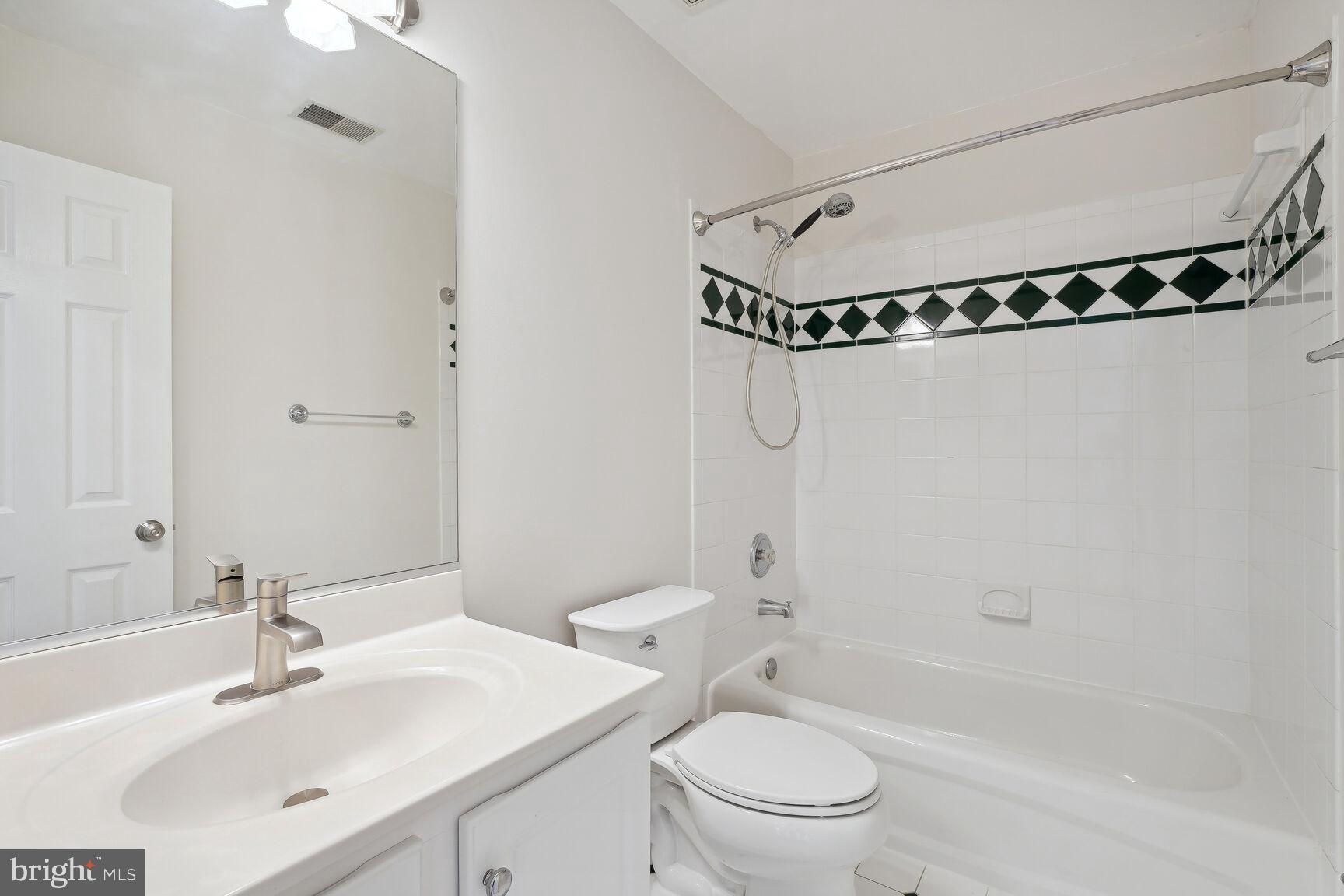 4903 Williamsburg BOULEVARD
