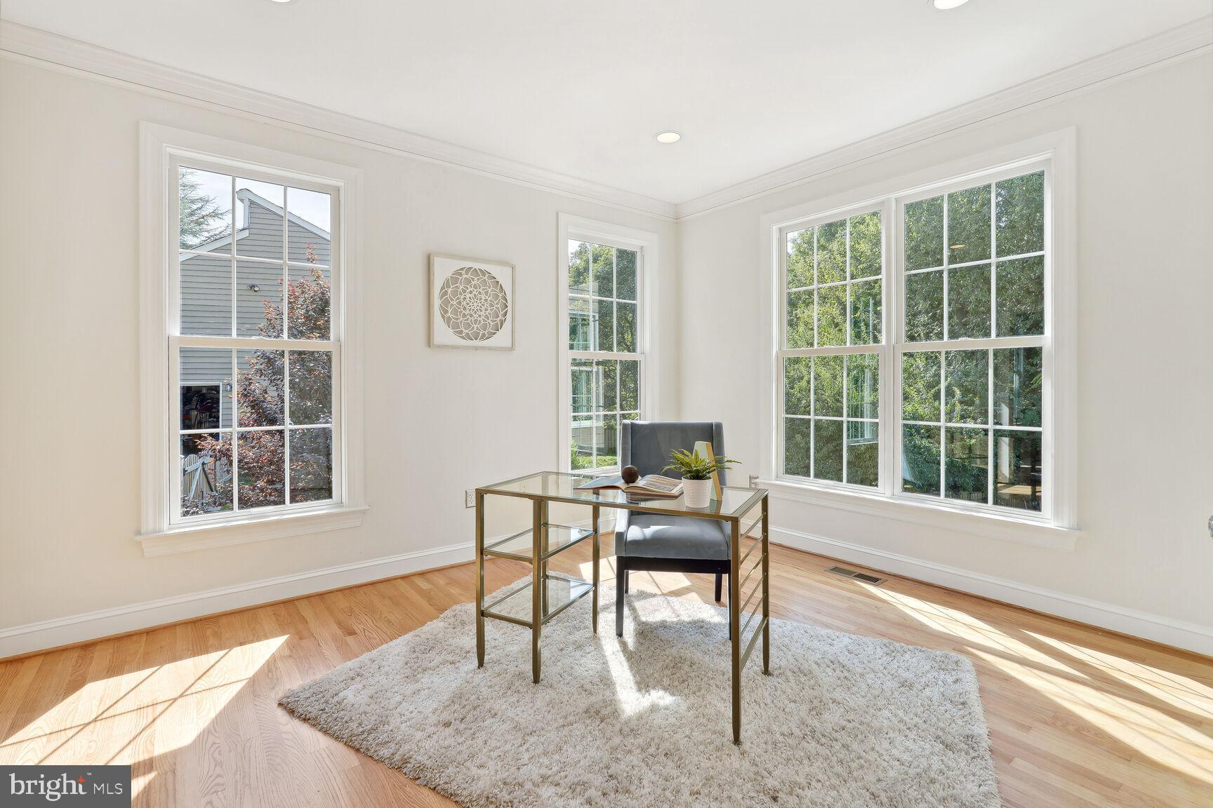 4903 Williamsburg BOULEVARD