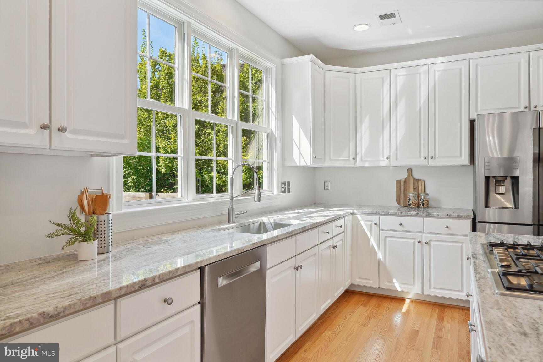 4903 Williamsburg BOULEVARD