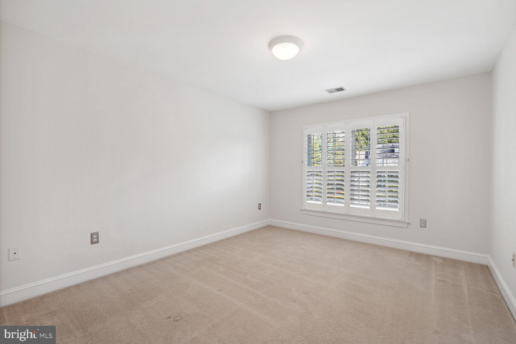 4903 Williamsburg BOULEVARD