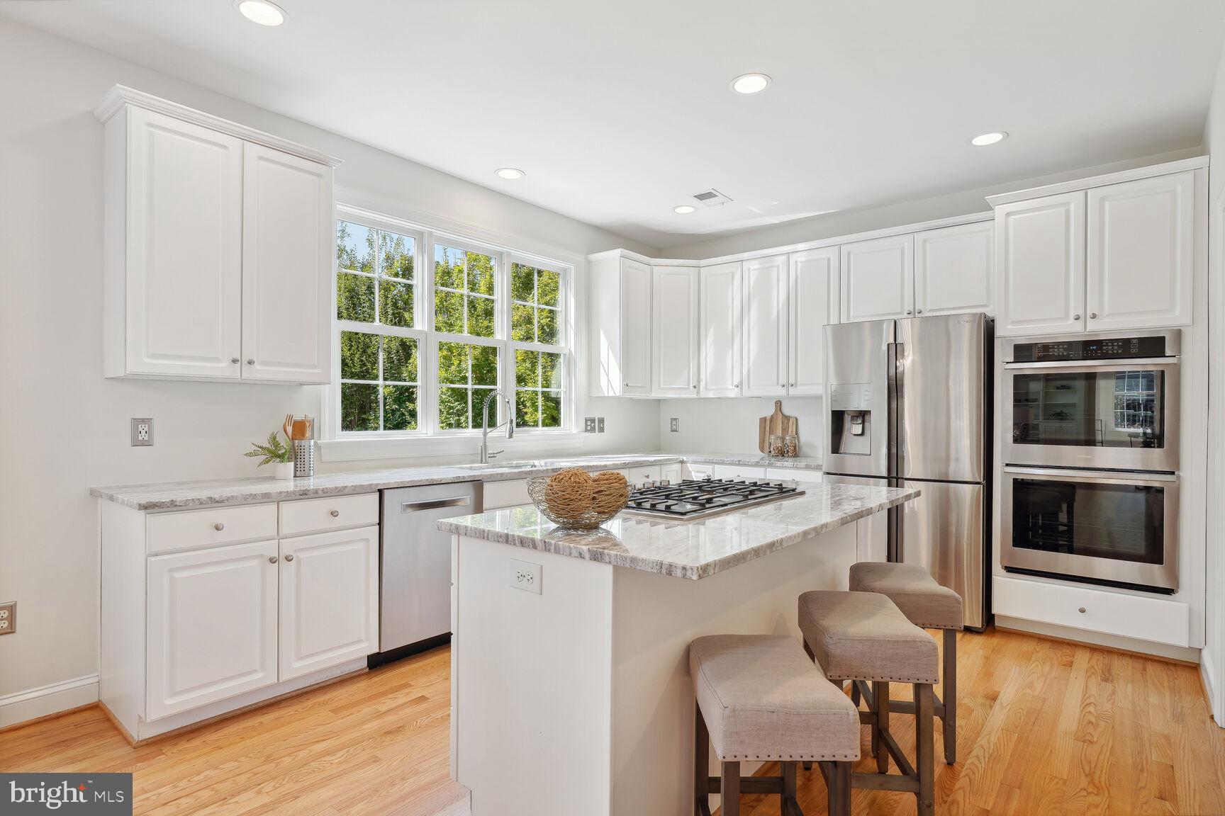 4903 Williamsburg BOULEVARD