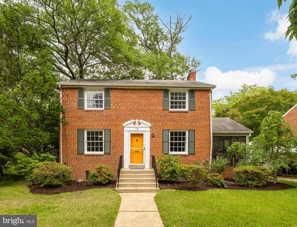 15 S Irving St