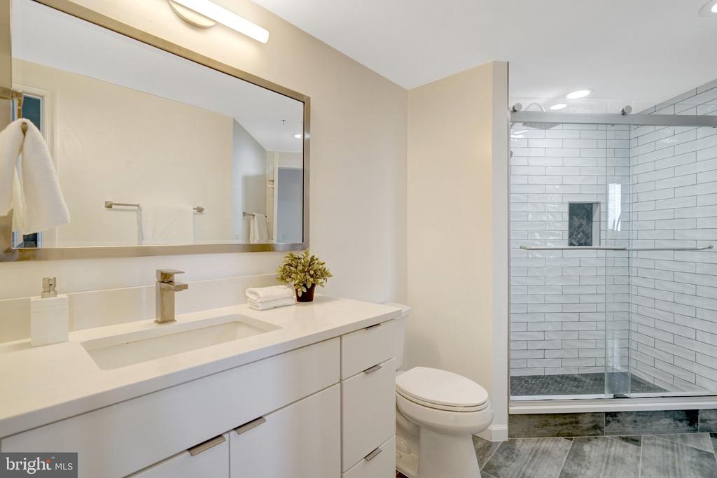 851 N GLEBE ROAD Unit: 1911