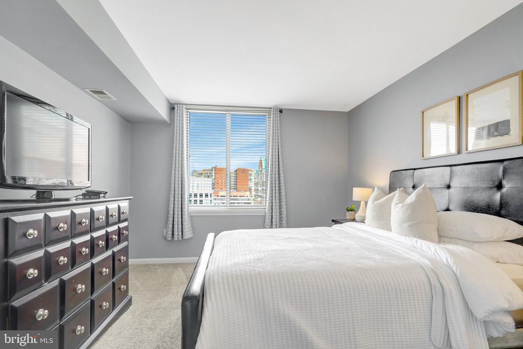 851 N GLEBE ROAD Unit: 1911