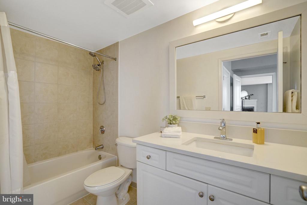 851 N GLEBE ROAD Unit: 1911