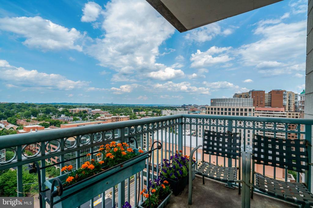 851 N GLEBE ROAD Unit: 1911