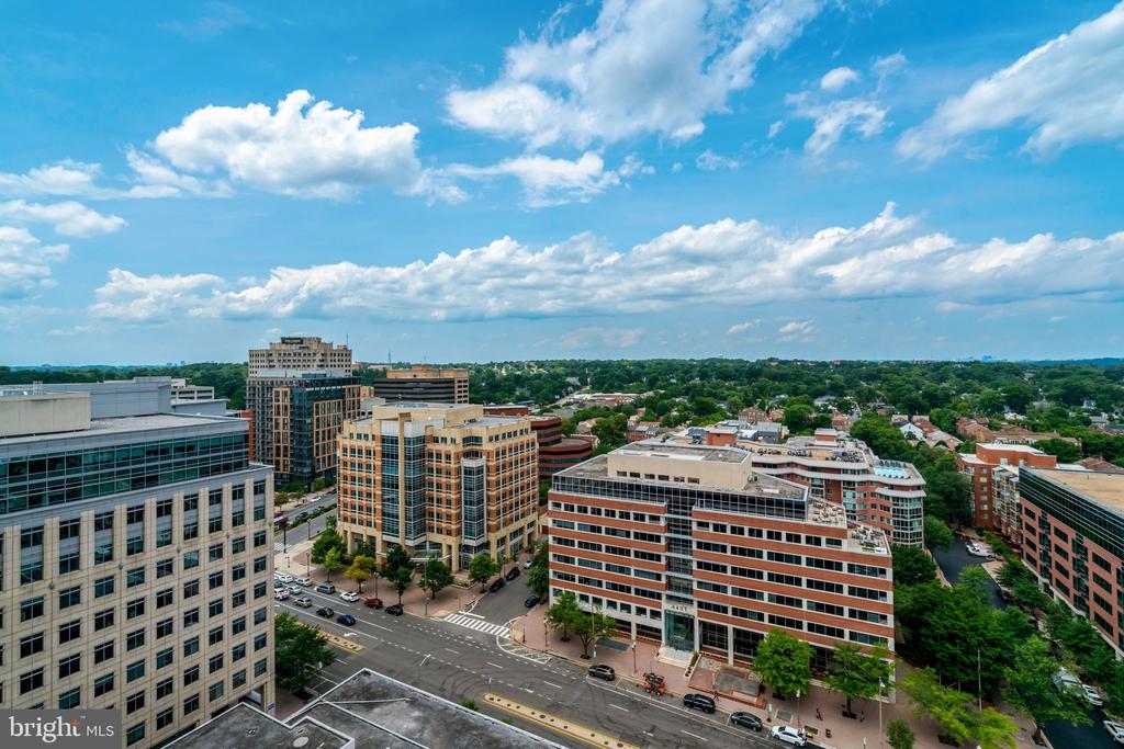 851 N GLEBE ROAD Unit: 1911