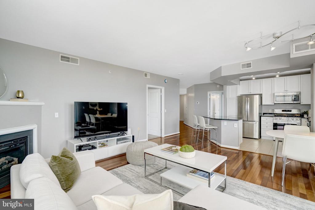 851 N GLEBE ROAD Unit: 1911