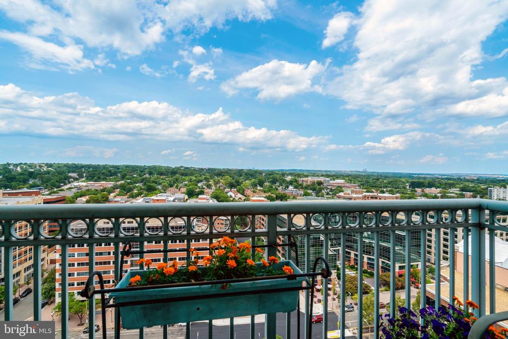 851 N GLEBE ROAD Unit: 1911