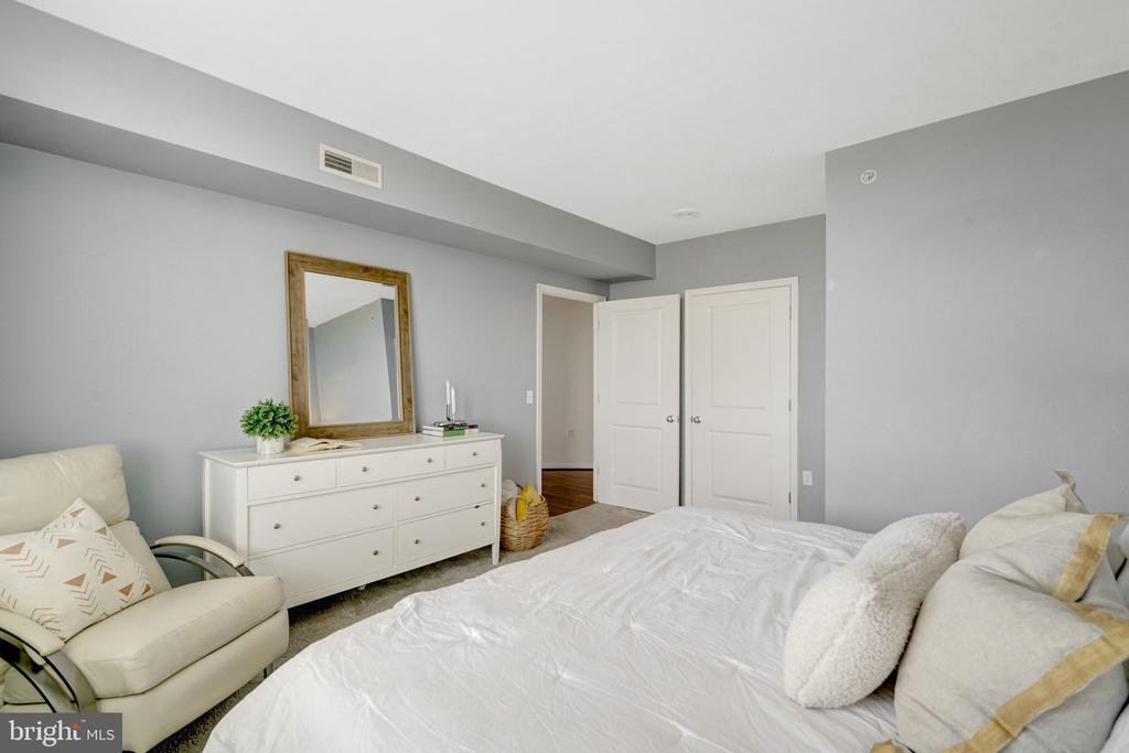 851 N GLEBE ROAD Unit: 1911